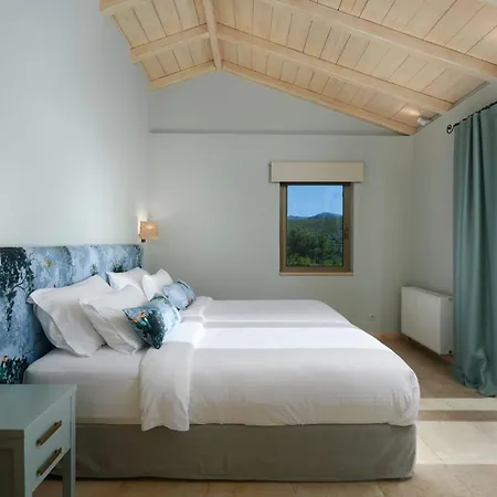 Grand Lefkada - 3 Bedrooms - Kaladika - Stunning Sea Views - Well Furnished Villa Tsoukaladhes