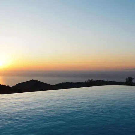 Grand Lefkada - 3 Bedrooms - Kaladika - Stunning Sea Views - Well Furnished Tsoukaladhes