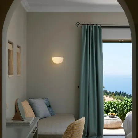 Grand Lefkada - 3 Bedrooms - Kaladika - Stunning Sea Views - Well Furnished Tsoukaladhes