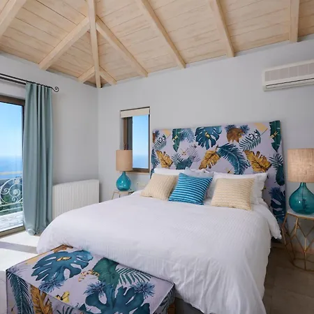 Grand Lefkada - 3 Bedrooms - Kaladika - Stunning Sea Views - Well Furnished