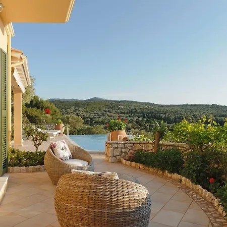 Grand Lefkada - 3 Bedrooms - Kaladika - Stunning Sea Views - Well Furnished Tsoukaladhes